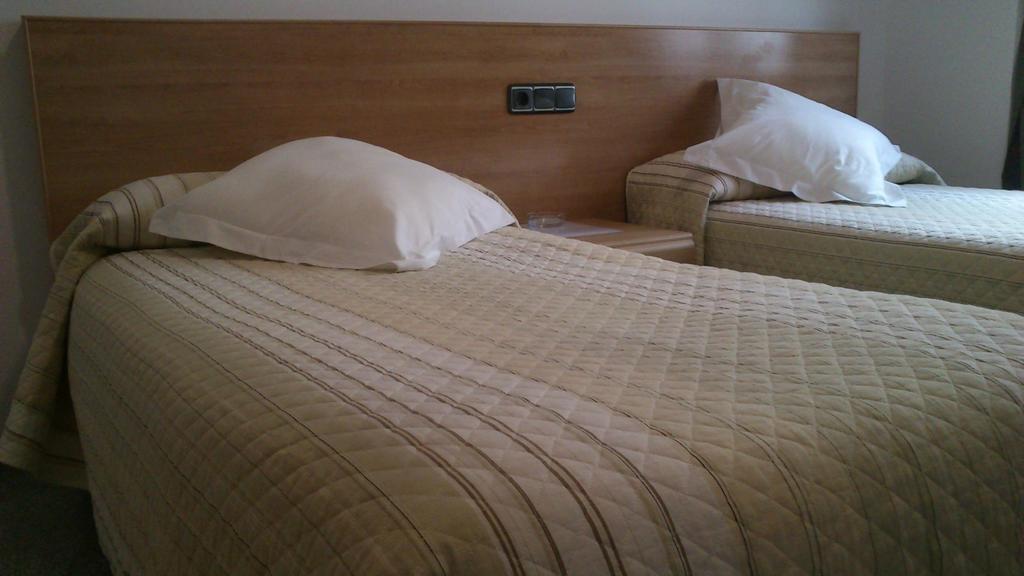 Hotel Albanta La Lantejuela Quarto foto