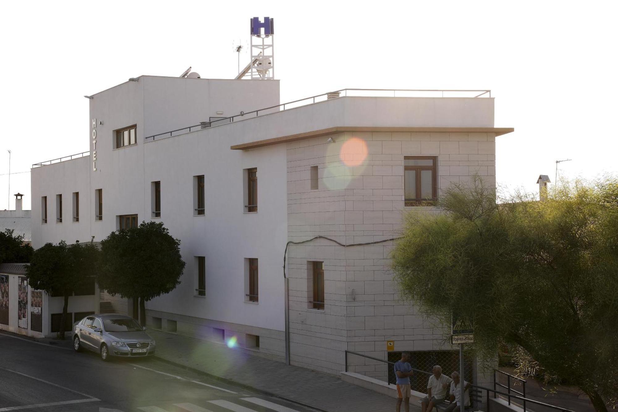Hotel Albanta La Lantejuela Exterior foto